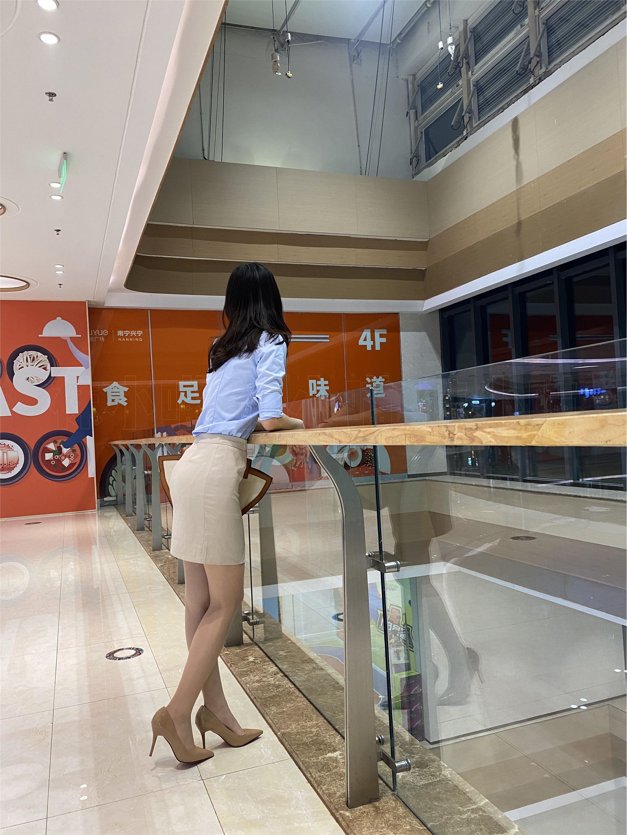 kittyWawa袜小喵  KT233 悄悄跟上她